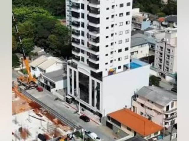 Venda em MEIA PRAIA - Itapema