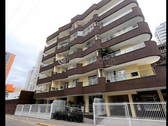 Venda em MEIA PRAIA - Itapema